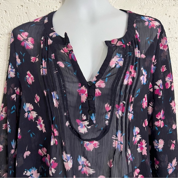 St Johns Bay Womens Top XL Blue Floral Semi Sheer 3/4 Sleeve Split Neck J13 - Picture 2 of 6